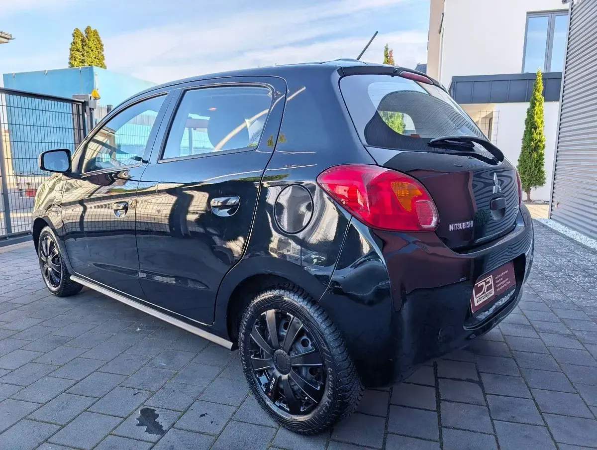 Gebraucht Mitsubishi Space Star 71 PS (52 kW) 2015 Schwarz Limousine