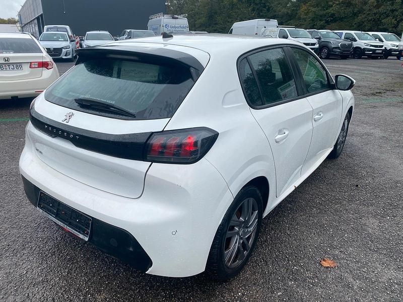 Gebraucht Peugeot 208 100 PS (73 kW) 2021 Weiß Kleinwagen