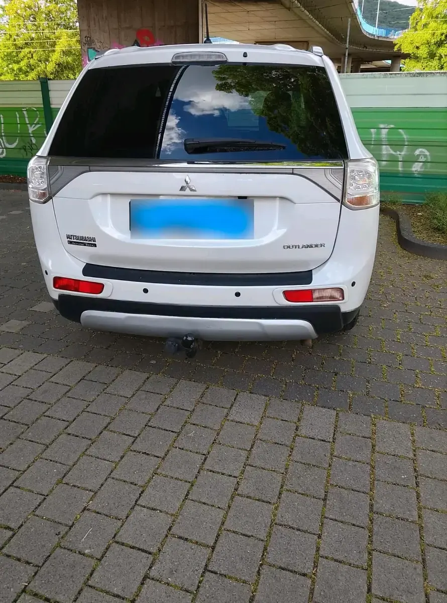 Gebraucht Mitsubishi Outlander 150 PS (110 kW) 2015 Weiß SUV