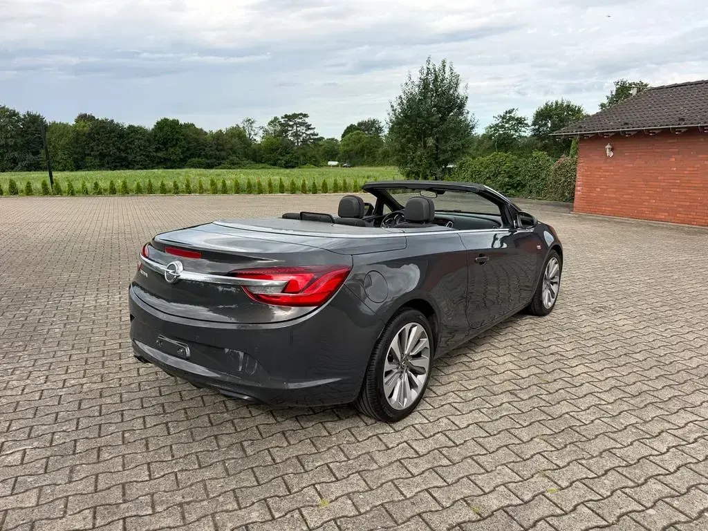 Gebraucht Opel Cascada Edition 120 PS (88 kW) 2013 Grau Cabrio