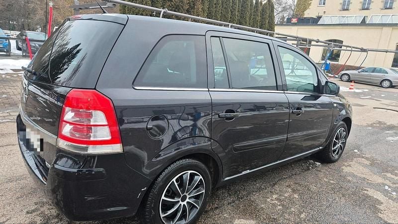 Gebraucht Opel Zafira 140 PS (102 kW) 2011 Schwarz Van / Kleinbus