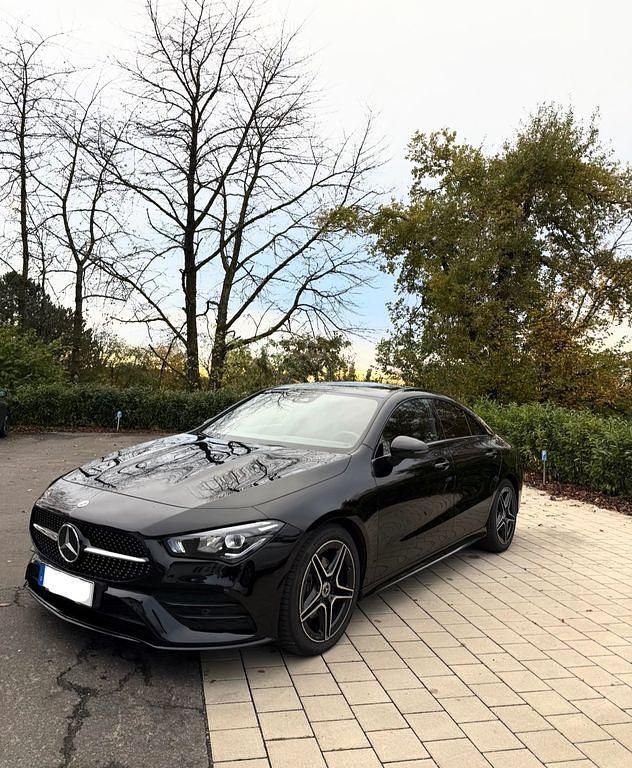 Schwarz Gebraucht 2023 Mercedes CLA180 Limousine | 30.100 € (Fairer Preis) - Bild 1/4