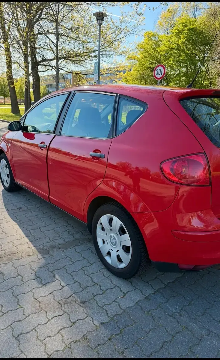 Second-hand Seat Altea 102 CP (75 kW) 2006 Roșu Monovolum