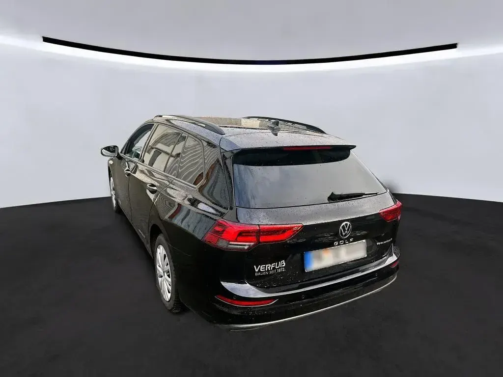 Gebraucht VW Golf VIII Life 116 PS (85 kW) 2022 Deep black perleffekt Kombi