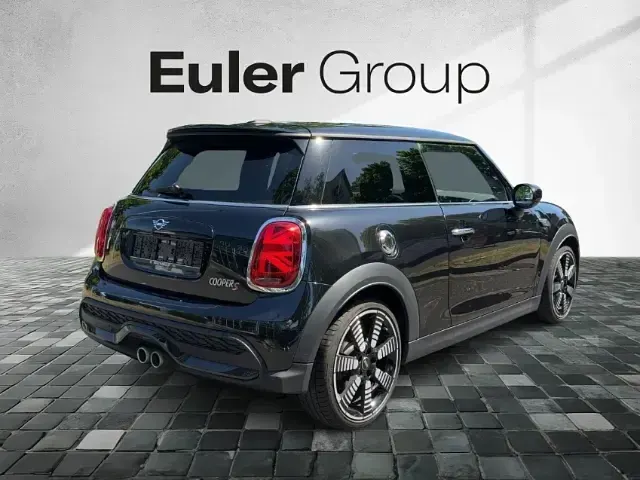 Gebraucht Mini Cooper S 178 PS (130 kW) 2023 Midnight black metallic Kleinwagen
