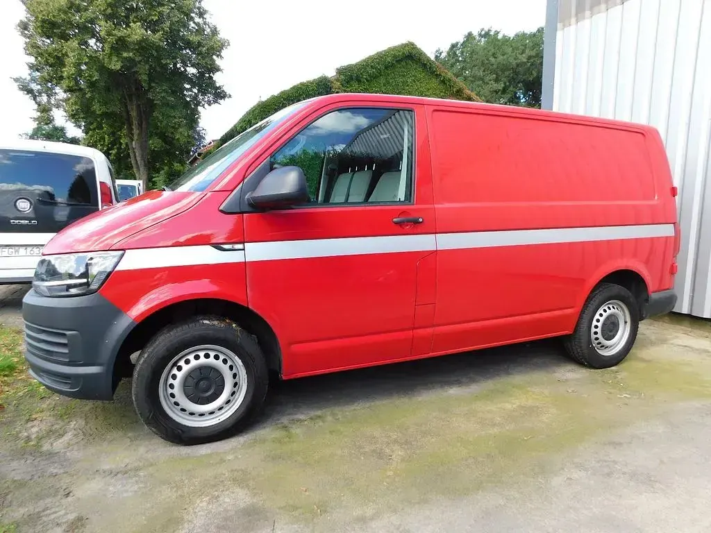 Gebraucht VW T6 102 PS (75 kW) 2017 Rot Van