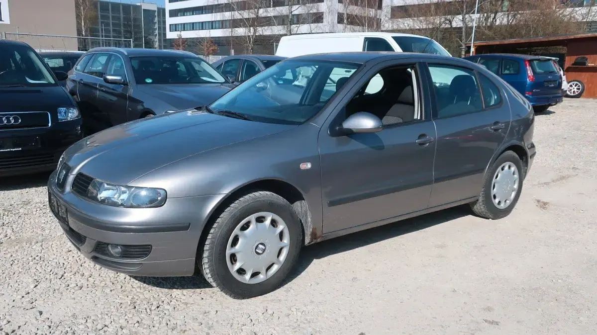Używany Seat Leon Stella 105 KM (77 kW) 2005 Szary Hatchback