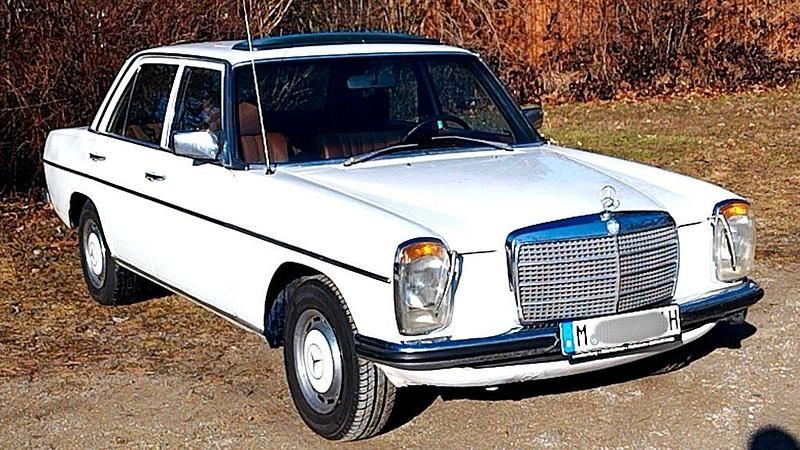 Gebraucht Mercedes 200 95 PS (69 kW) 1975 Weiß Limousine