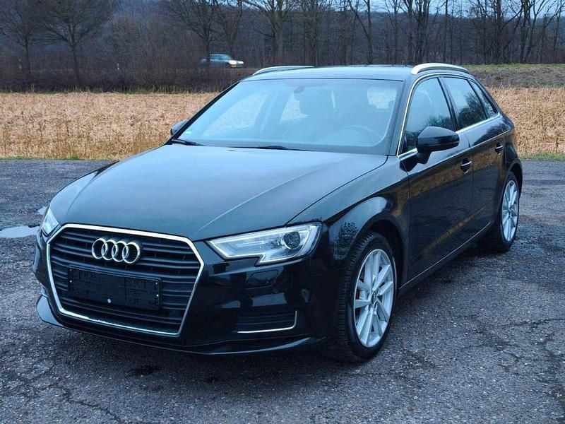 Gebraucht Audi A3 Sportback 150 PS (110 kW) 2018 Mythosschwarz (metallic) Kleinwagen