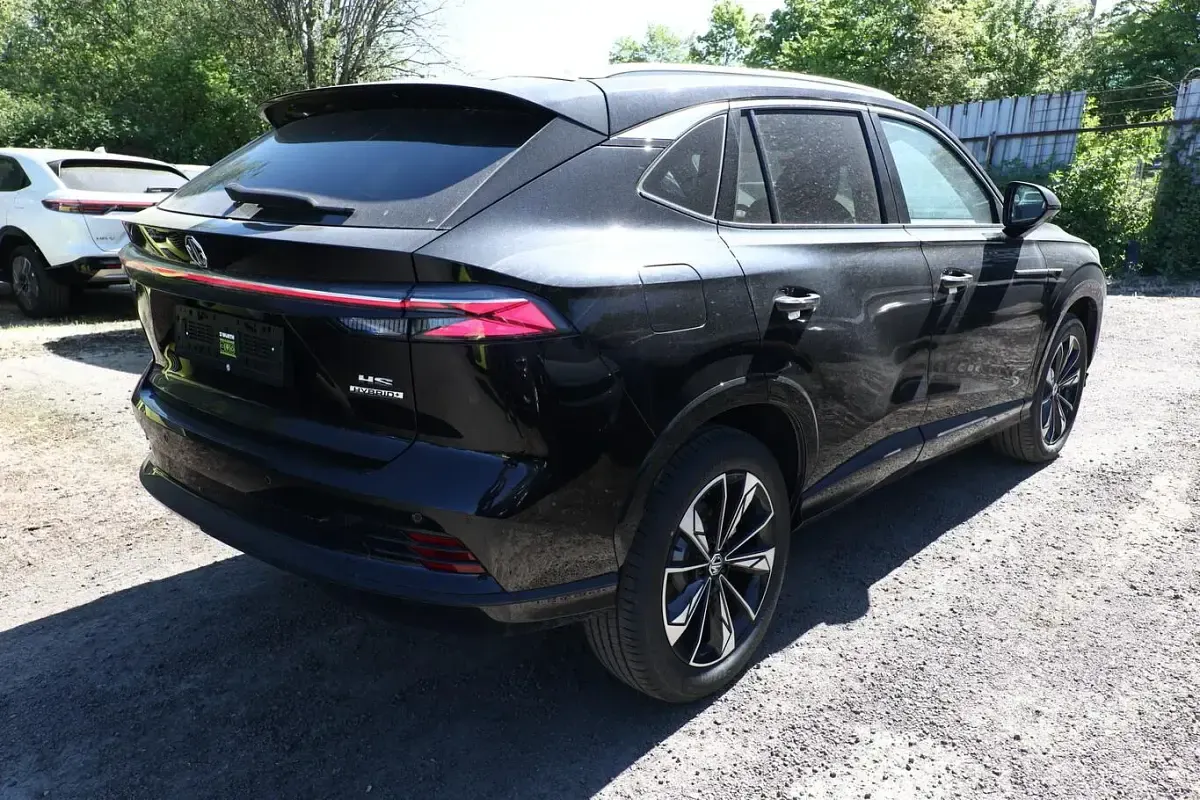 Nowe MG HS Luxury 224 KM (164 kW) 2026 Czarny SUV