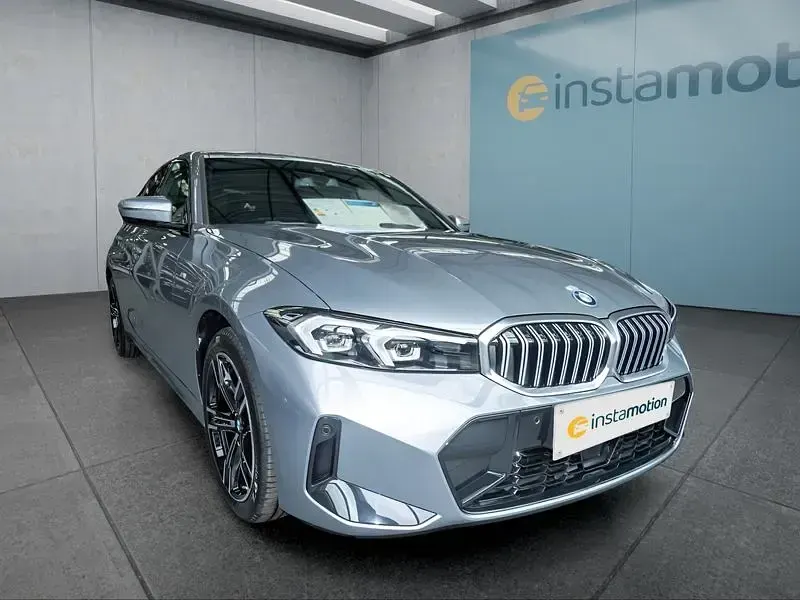 Neu BMW 330e 292 PS (214 kW) 2026 Grau Limousine