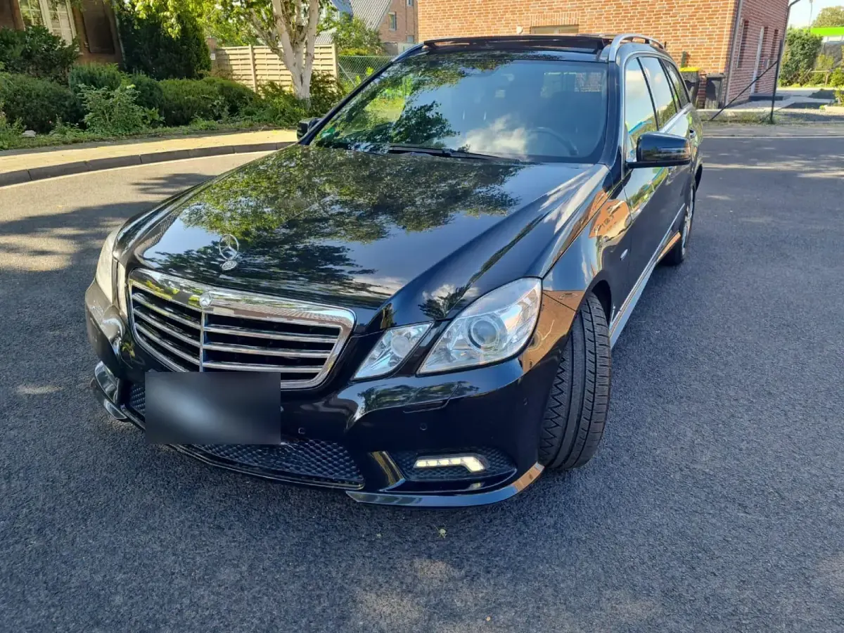 Gebraucht Mercedes E350 231 PS (169 kW) 2010 Schwarz Kombi