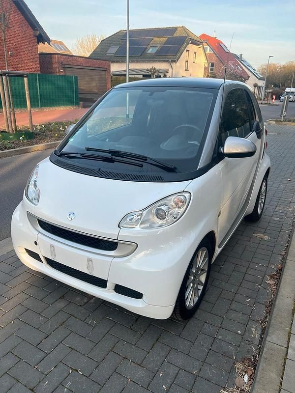 Gebraucht Smart ForTwo Coupé 71 PS (52 kW) 2011 Weiß Coupé