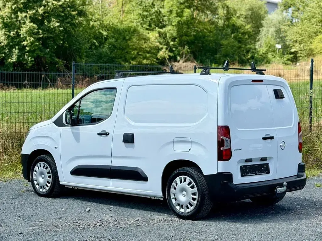 Gebraucht Opel Combo 102 PS (75 kW) 2021 Weiß Van / Kleinbus
