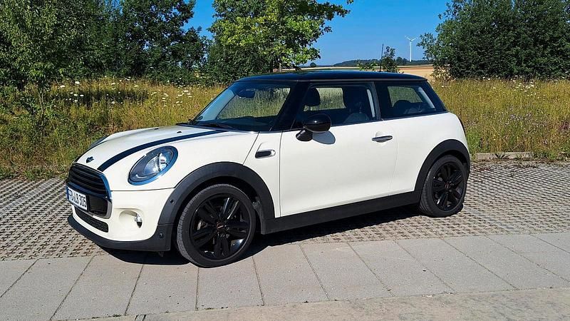 Weiß Gebraucht 2016 Mini Cooper Kleinwagen | 11.800 € (Fairer Preis) - Bild 1/4