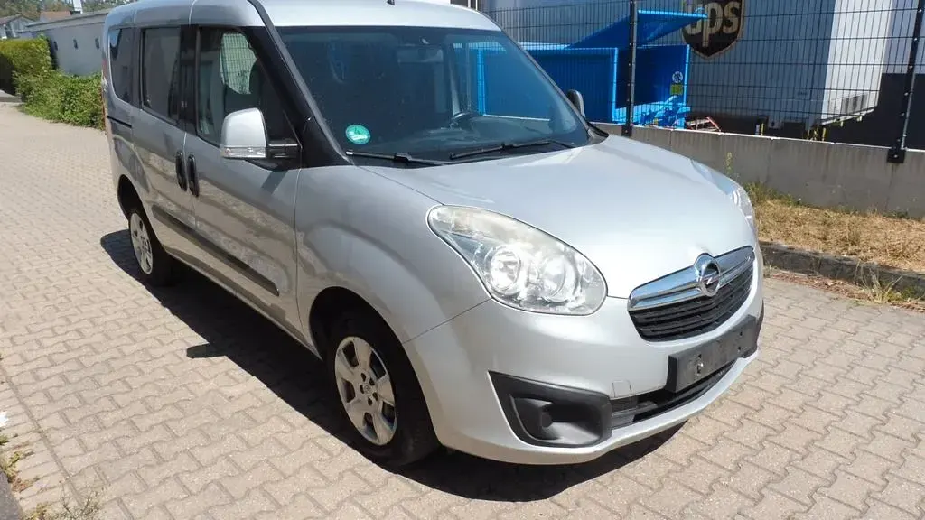 Gebraucht Opel Combo 95 PS (69 kW) 2016 Grau Van / Kleinbus