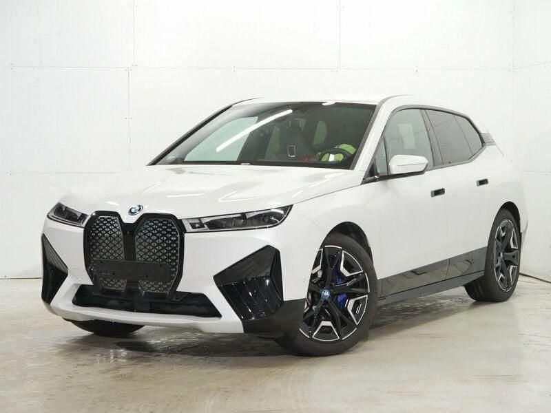 Mineralweiss met. Gebraucht 2024 BMW iX Sport Line SUV | 49.840 € (Guter Preis) - Bild 1/4