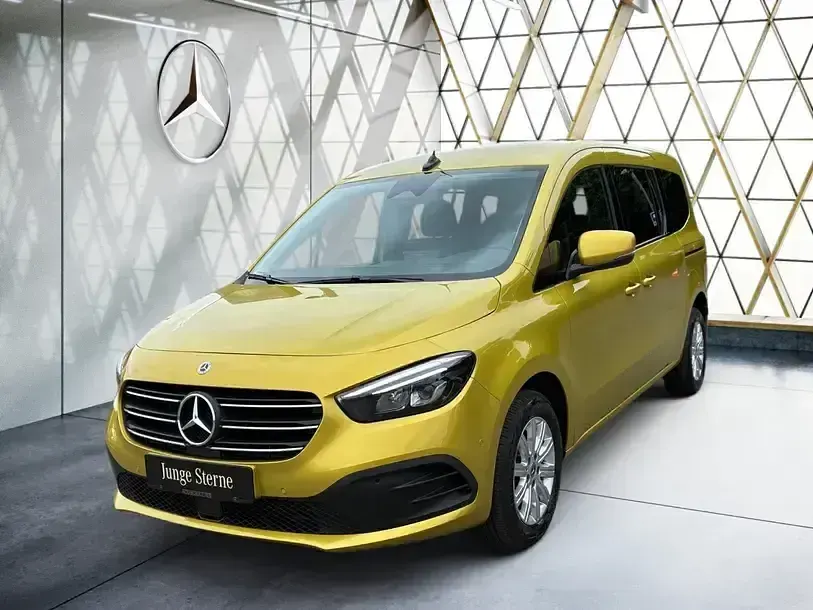Gebraucht Mercedes T180 Progressive 131 PS (96 kW) 2025 Gelb Van / Kleinbus