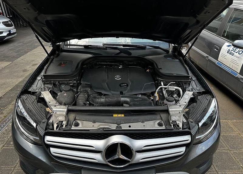 Gebraucht Mercedes GLC220 170 PS (125 kW) 2018 Grau SUV