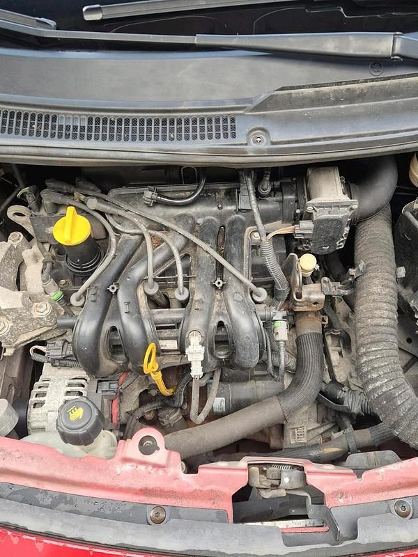 Gebraucht Renault Twingo 58 PS (42 kW) 2010 Rot Kleinwagen