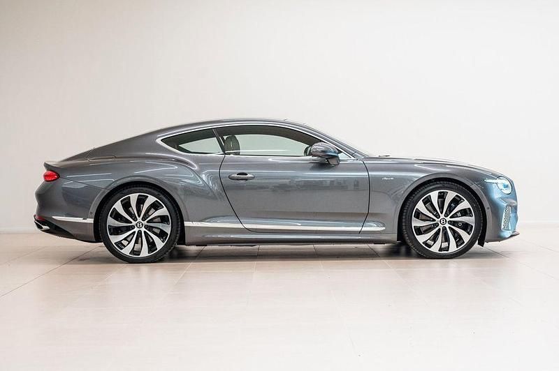 Neu Bentley Continental 680 PS (500 kW) 2025 Grau