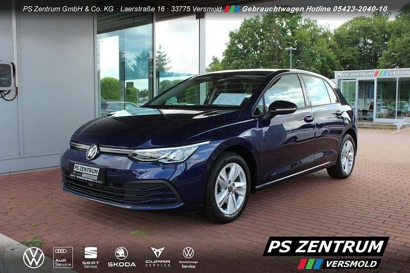 Atlantic blue (metallic) Gebraucht 2020 VW Golf VIII Life Limousine | 17.930 € (Fairer Preis) - Bild 1/4