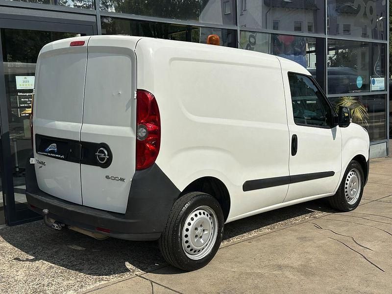 Gebraucht Opel Combo 120 PS (88 kW) 2018 Weiß Van / Kleinbus
