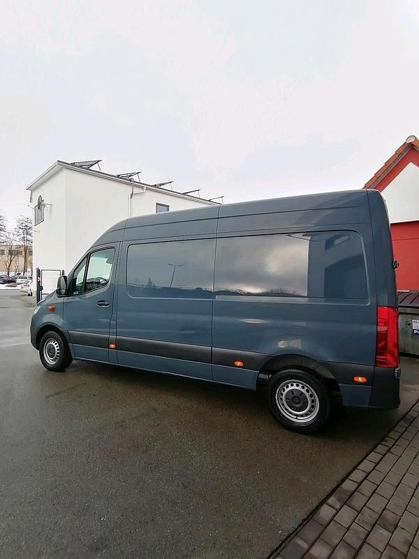 Gebraucht Mercedes Sprinter 143 PS (105 kW) 2020 Grau Van