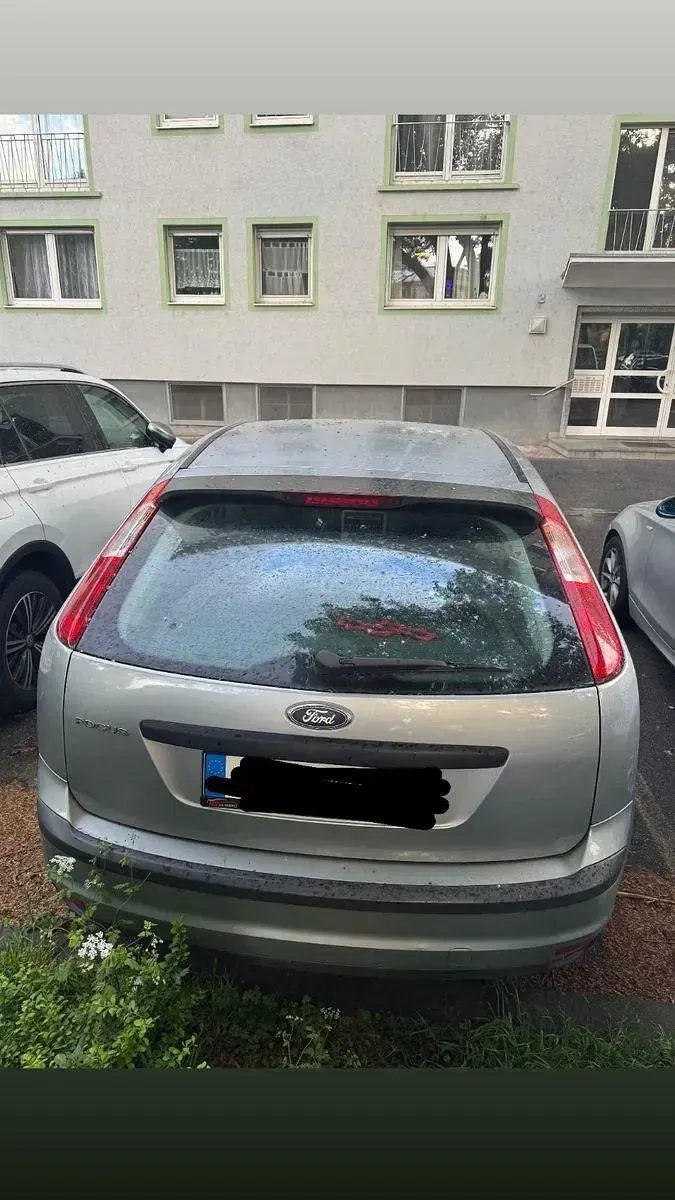Używany Ford Focus Sport 116 KM (85 kW) 2005 Srebrny Sedan/Limuzyna