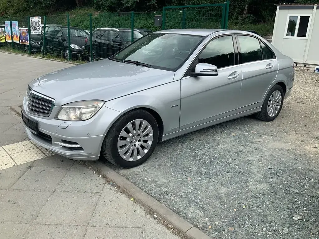 Gebraucht Mercedes C200 136 PS (100 kW) 2010 Silber Limousine