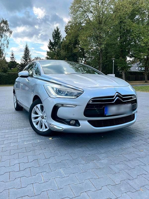 Grau Gebraucht 2014 Citroën DS5 Kleinwagen | 8.400 € (Superpreis) - Bild 1/4