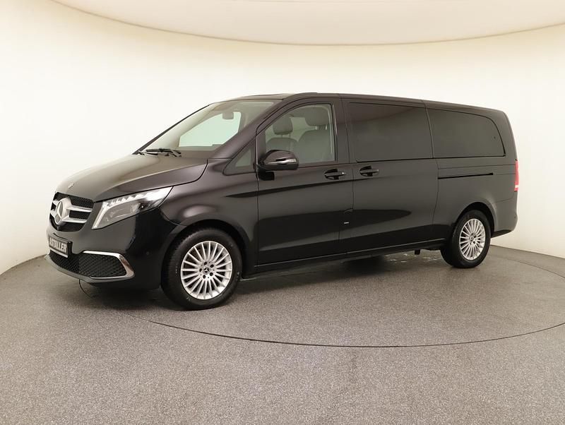 Gebraucht Mercedes V300 Avantgarde Edition 237 PS (174 kW) 2024 Obsidianschwarz Van / Kleinbus