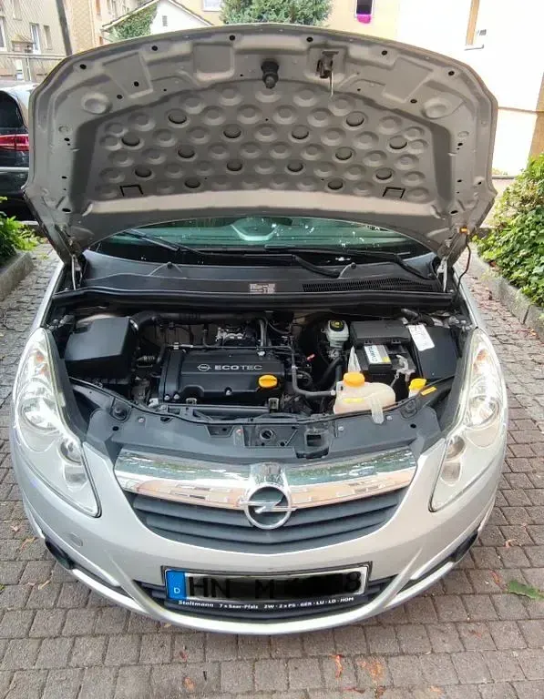 Gebraucht Opel Corsa Edition 80 PS (58 kW) 2009 Silber Kleinwagen