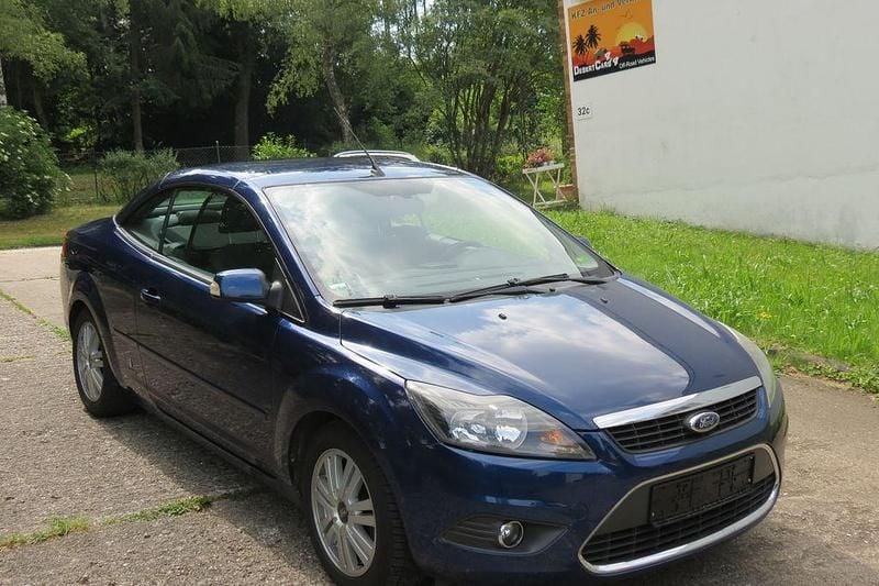 Blau Gebraucht 2009 Ford Focus Cabriolet Titanium Cabrio | 3.900 € (Guter Preis) - Bild 1/4