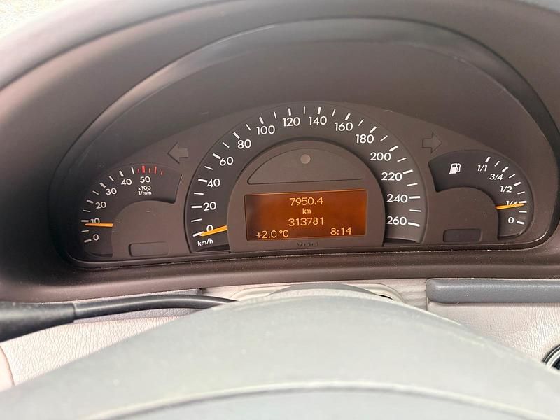 Gebraucht Mercedes 200 116 PS (85 kW) 2002 Grau Limousine