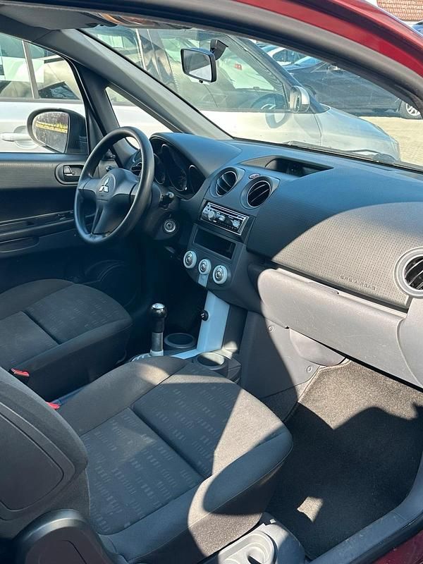 Gebraucht Mitsubishi Colt 75 PS (55 kW) 2006 Rot Kleinwagen