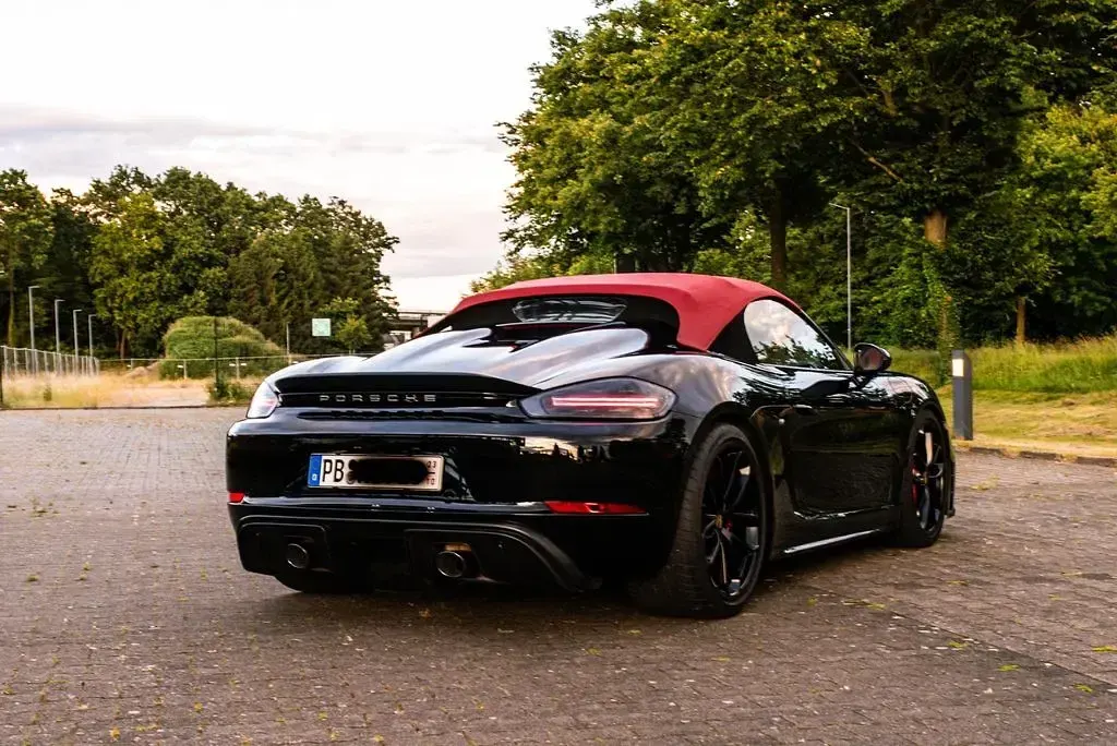 Gebraucht Porsche 718 Spyder 420 PS (308 kW) 2022 Schwarz Cabrio