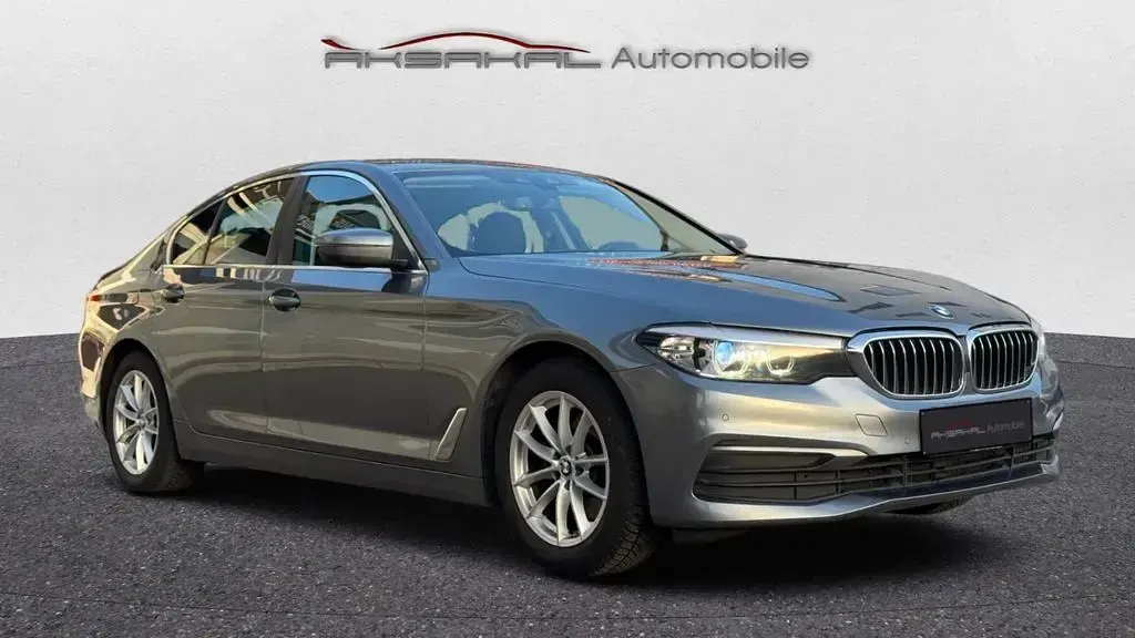 Gebraucht BMW 518 Performance 190 PS (139 kW) 2019 Grau Limousine