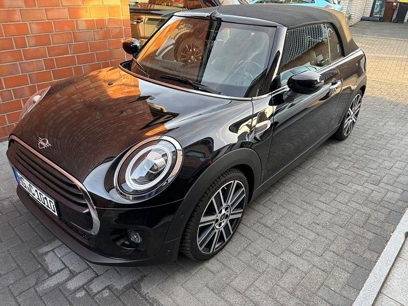 Gebraucht Mini Cooper Classic 136 PS (100 kW) 2021 Schwarz Kleinwagen