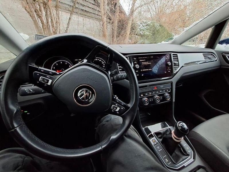 Gebraucht VW Golf Highline 131 PS (96 kW) 2020 Blau Van / Kleinbus