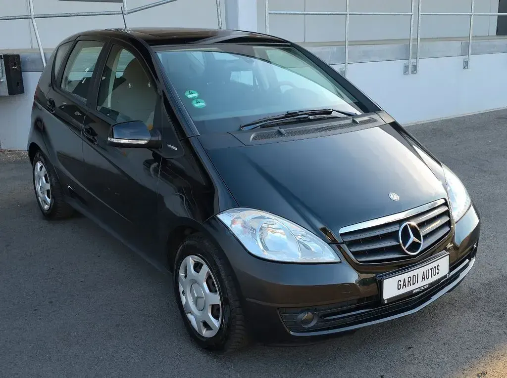 Gebraucht Mercedes A180 116 PS (85 kW) 2011 Schwarz Kleinwagen