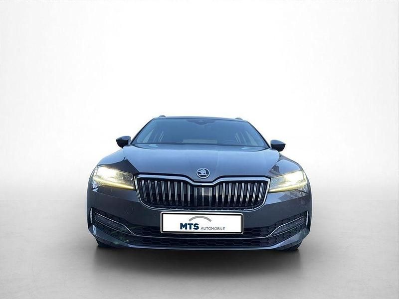 Gebraucht Skoda Superb Style 150 PS (110 kW) 2022 Grau Kombi