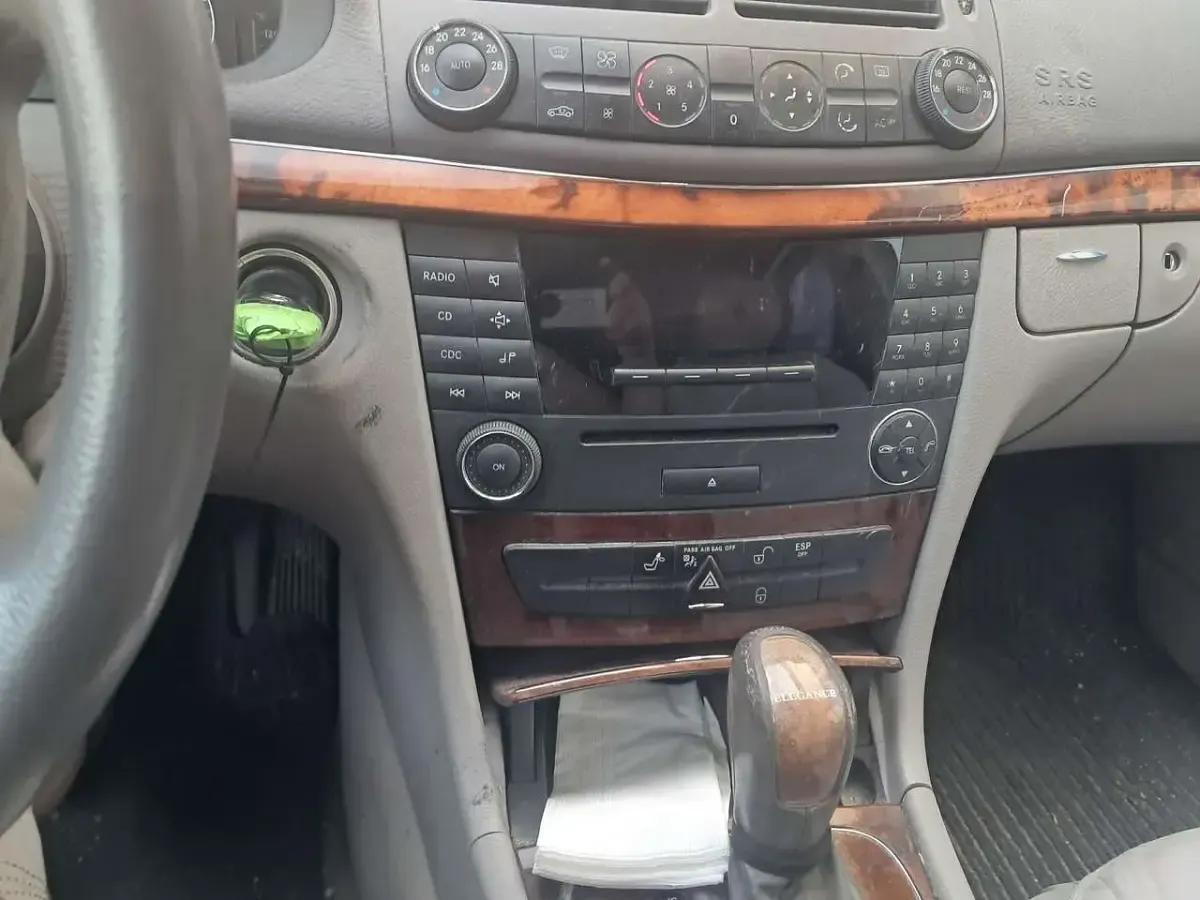 Gebraucht Mercedes E280 Avantgarde 177 PS (130 kW) 2004 Other Limousine