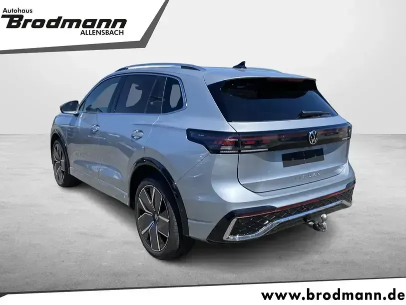 Neu VW Tiguan R-line 150 PS (110 kW) 2025 Oyster silver metallic SUV