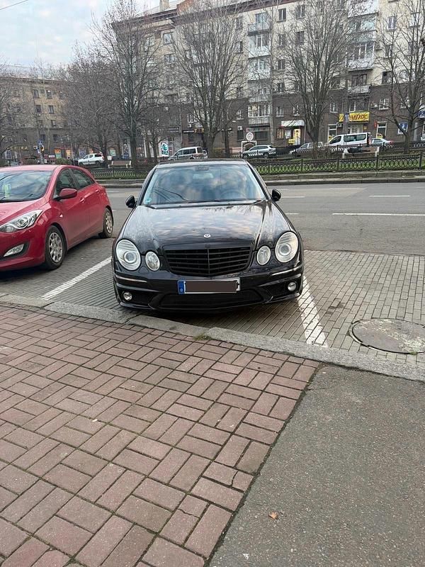 Schwarz Gebraucht 2006 Mercedes E320 AMG Limousine | 4.800 € (Guter Preis) - Bild 1/4