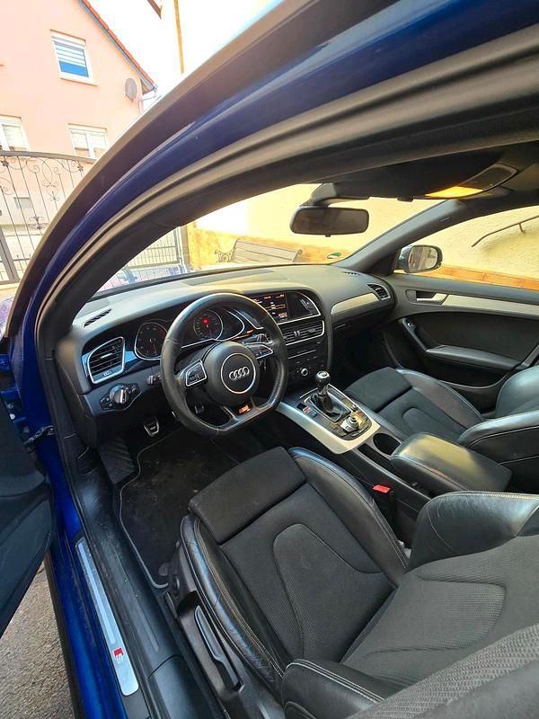 Gebraucht Audi A4 Competition 170 PS (125 kW) 2015 Blau Kombi