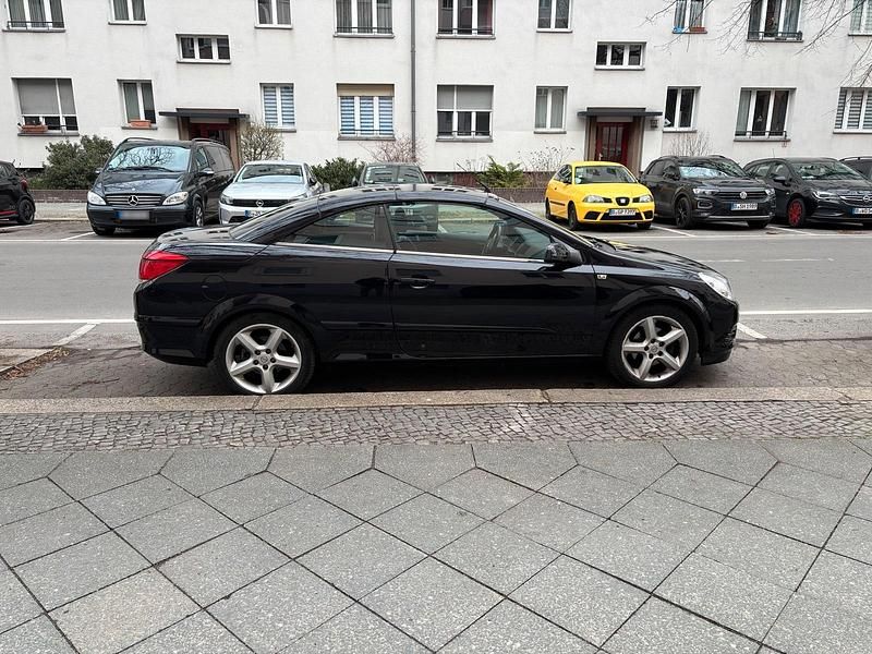 Gebraucht Opel Astra Cabriolet 116 PS (85 kW) 2008 Schwarz Cabrio
