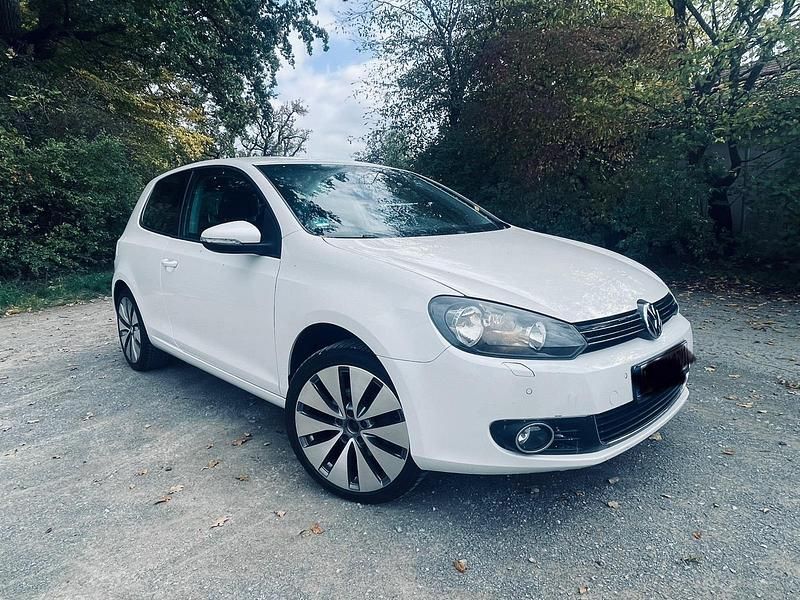 Weiß Gebraucht 2009 VW Golf VI Coupé | 3.950 € (Fairer Preis) - Bild 1/4