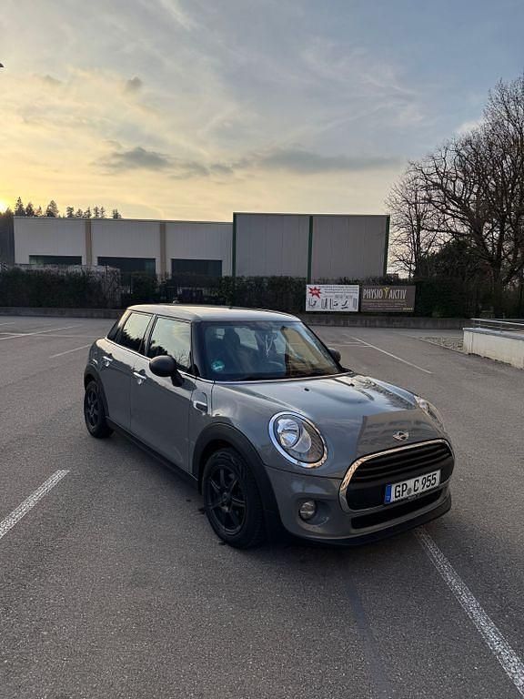 Grau Gebraucht 2015 Mini ONE Kleinwagen | 9.500 € (Etwas zu teuer) - Bild 1/4