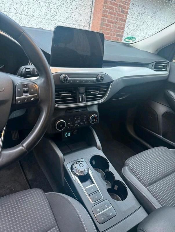 Gebraucht Ford Focus Cool & Connect 120 PS (88 kW) 2021 Blau Kombi